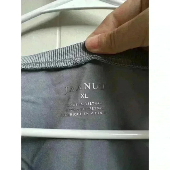 Jaanuu‎ Women's 2-Pocket Tuck-in Scrub Top - Picture 7 of 9